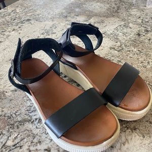 Mia Platform Sandals